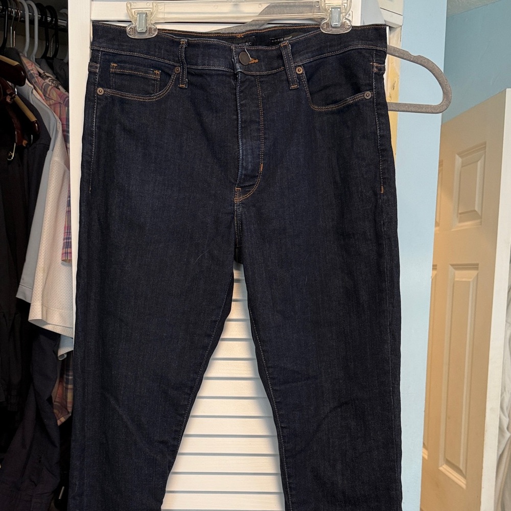Women’s Dark Blue Jeans size 31
Great condition